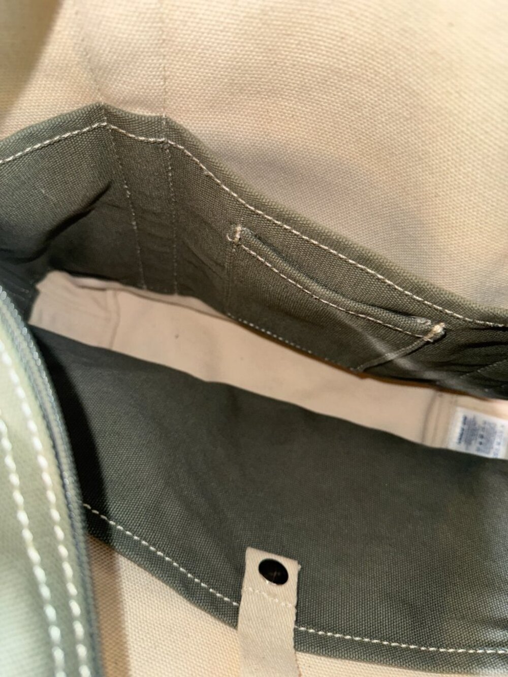 Lands' End Canvas Tote Olive Green & Ivory Travel Bag Zipper Closure - Picture 5 of 11